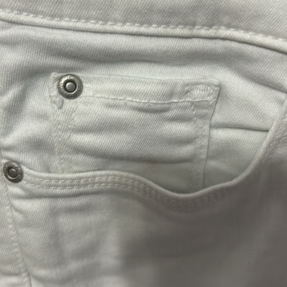 Not Your Daughter’s Jeans - Picture 3 of 4